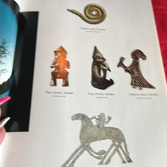 The Vikings vintage book read description and look at pictures before purchasing - Picture 4 of 8